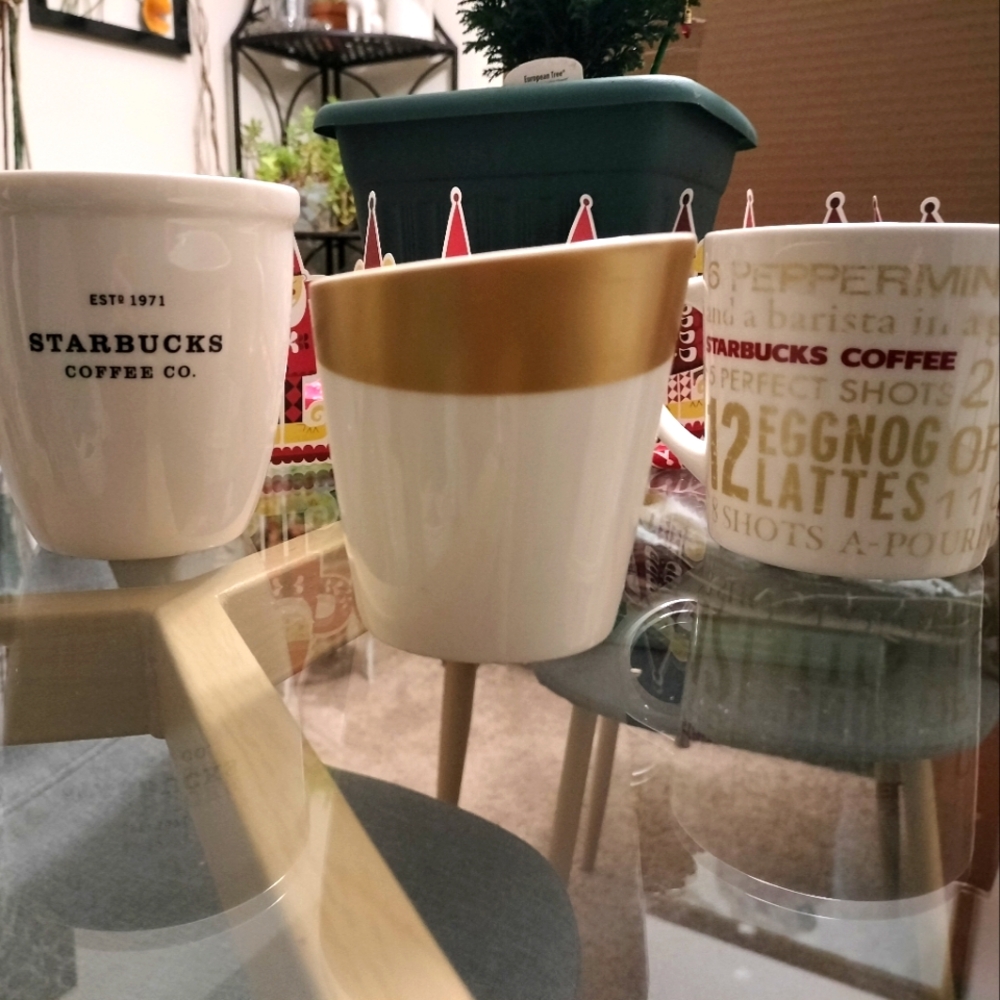 3 Starbucks mugs/ cups